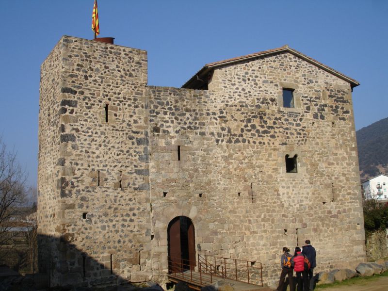 Estada Juvinyà medieval Castle