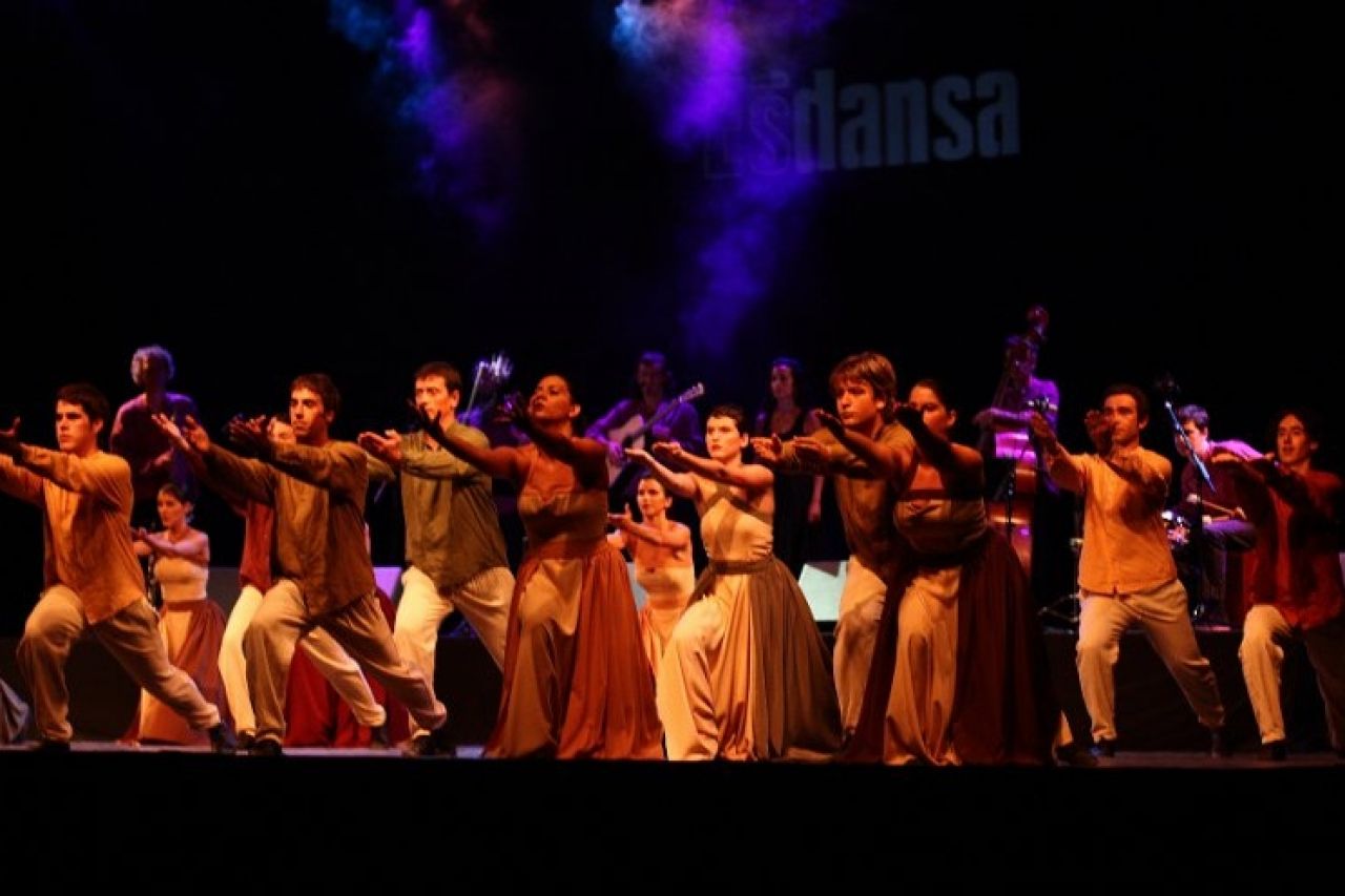 Dance, music and literature in La Garrotxa
