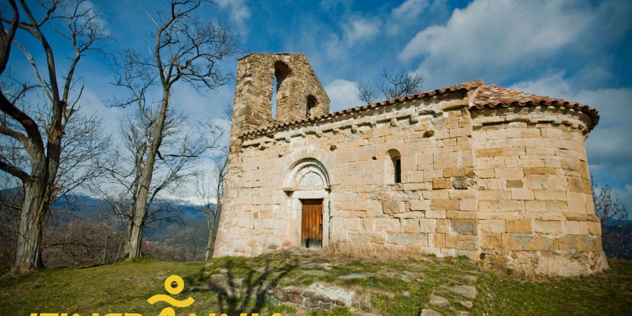 Sant Miquel del Mont, el mirador de la Vall de Bianya. Ruta 5 Vall dels Sentits